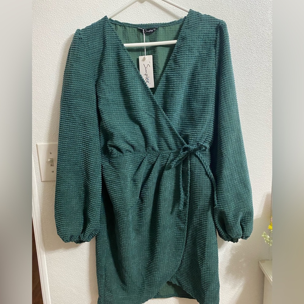 Simplee Apperal™ Hunter Green wrap like v neck dress| size L NWT